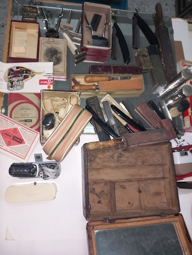 Lote de Antigua colección de barberia con espejo