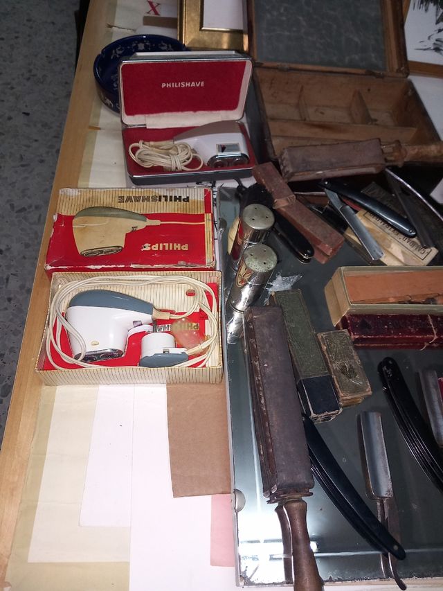 Lote de Antigua colección de barberia con espejo