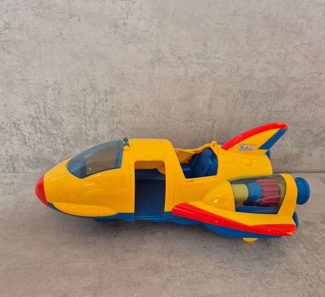 Nave espacial retro infantil