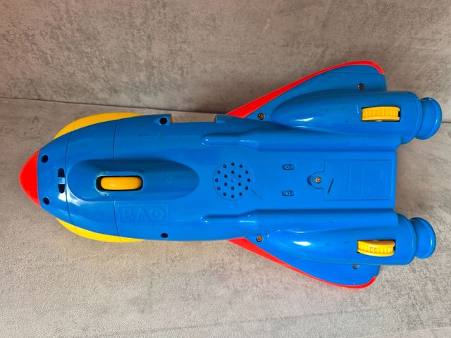 Nave espacial retro infantil