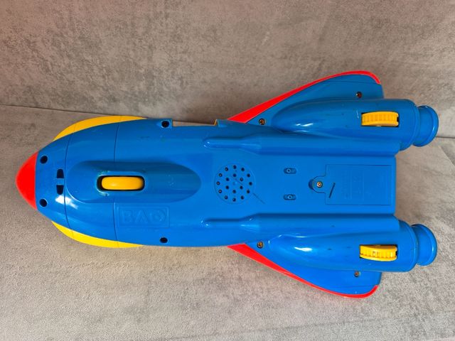 Nave espacial retro infantil