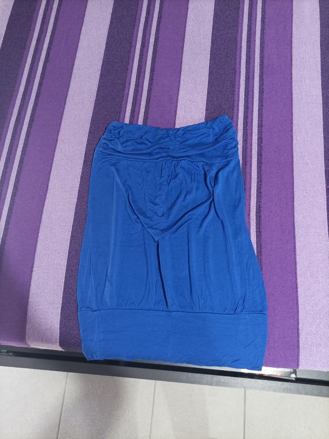 Top estivo blu e bianco