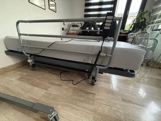 Cama articulada asistencial