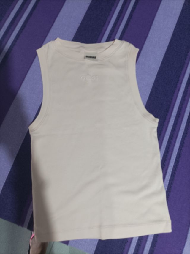 Canotta Guess rosa mai messa