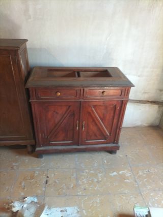 Aparador antiguo de madera