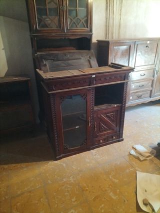 Aparador antiguo de madera