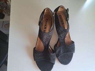Sandalias CHIKA10 negras tacón bajo
