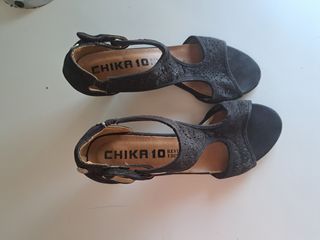 Sandalias CHIKA10 negras tacón bajo