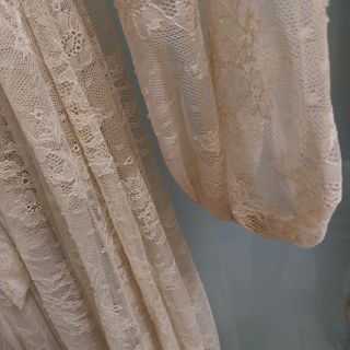 Abito elegante lungo in pizzo