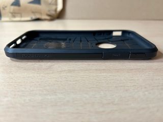 Funda iPhone XR Spigen