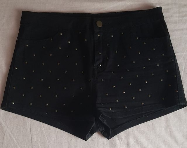 Shorts Primark negros con tachuelas