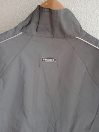 Conjunto deportivo reflectante plata