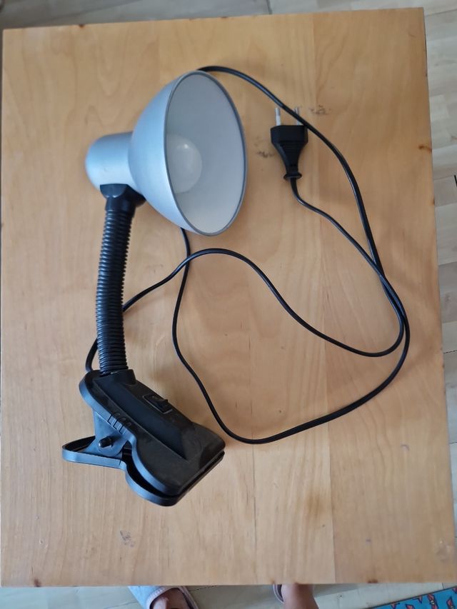 Lampara escritorio pinza metalica