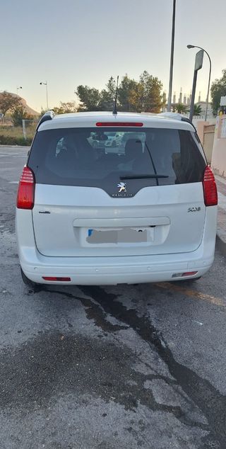 Peugeot 5008 2017