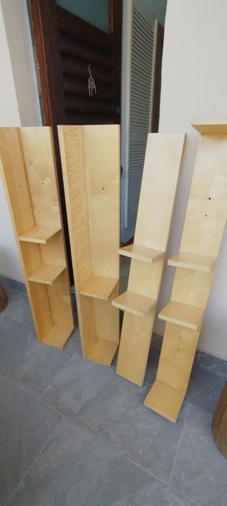 4 Estanterías IKEA de madera