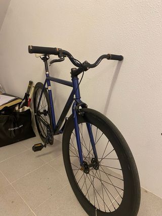 Bicicleta Fixie Azul y Negra