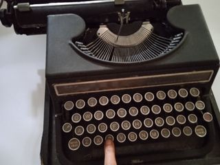 La máquina de escribir hispano olivetti Studio 46