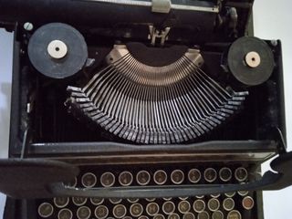 La máquina de escribir hispano olivetti Studio 46