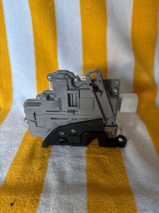 Cerradura puerta trasera izquierda Audi Seat