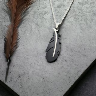 Colgante pluma acero | Cadena plata