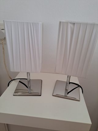 Conjunto de lámpara de techo y mesita de noche