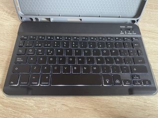 Funda con teclado para iPad