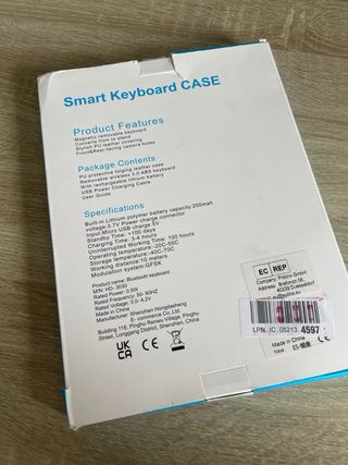 Funda con teclado para iPad