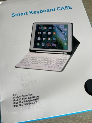 Funda con teclado para iPad