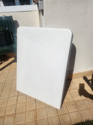 Mesa plegable blanca