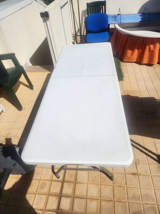 Mesa plegable blanca