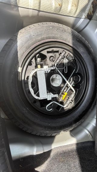 Rueda Michelin R14 + gato