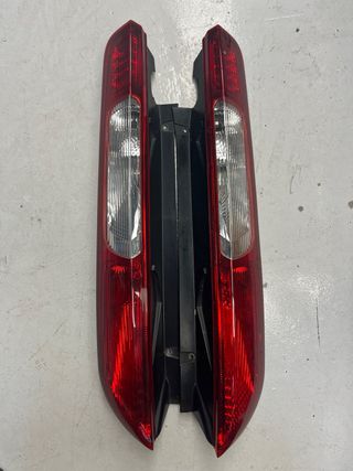 Pilotos traseros Ford Focus