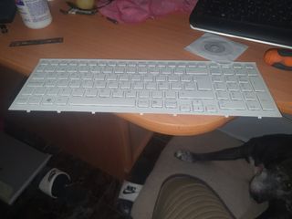Teclado Sony blanco