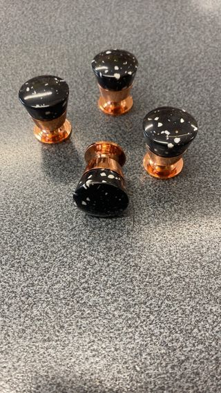 Pomoli mobili - marmo bianco e oro