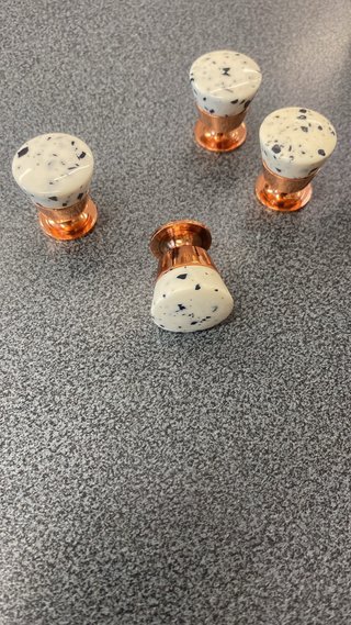 Pomoli mobili - marmo bianco e oro