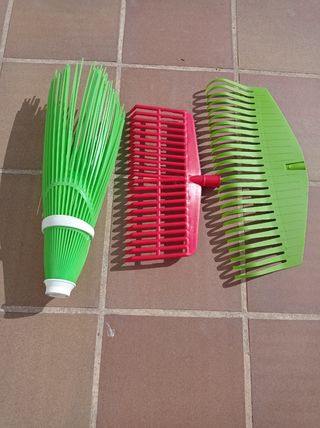 Kit limpieza jardín: 2 rastrillos + 1 escoba