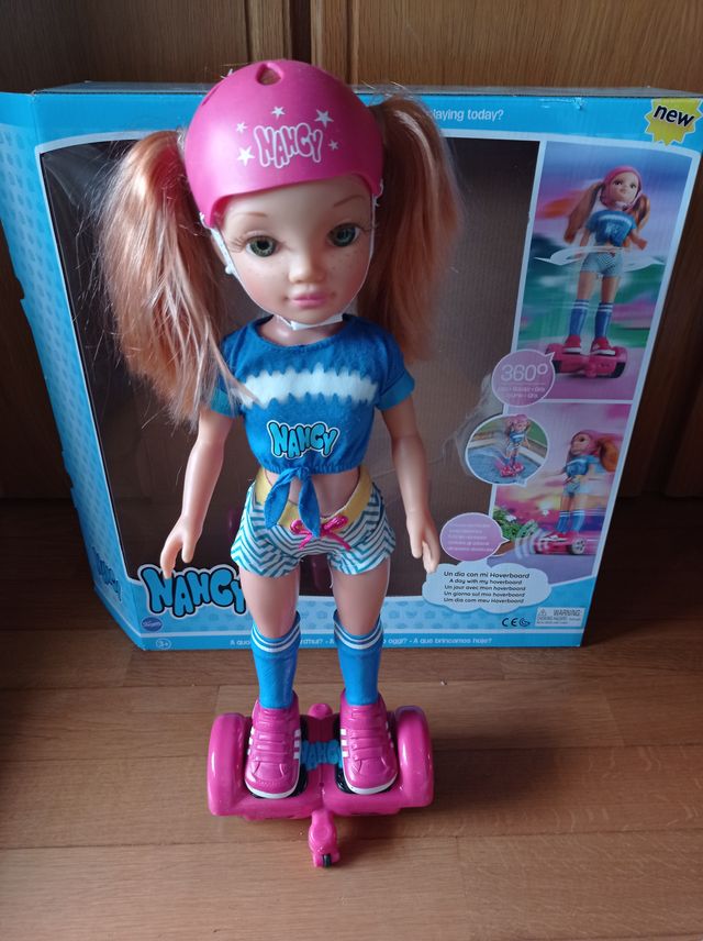 Nancy con Hoverboard