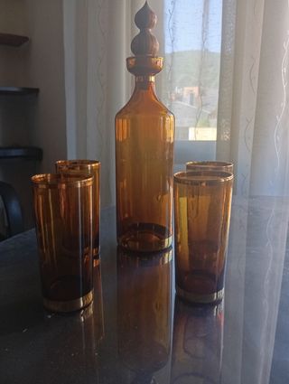Juego licorera + 4 vasos vintage