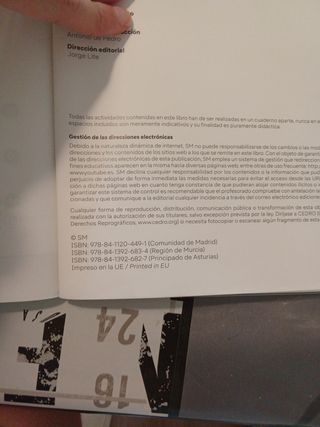 Ciencias Sociales. 3 Primaria. Revuela. Comunid...