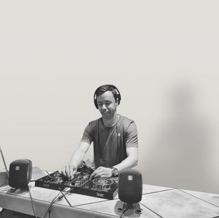 Dj Fiestas/cumpleaños/eventos/bodas/comuniones.