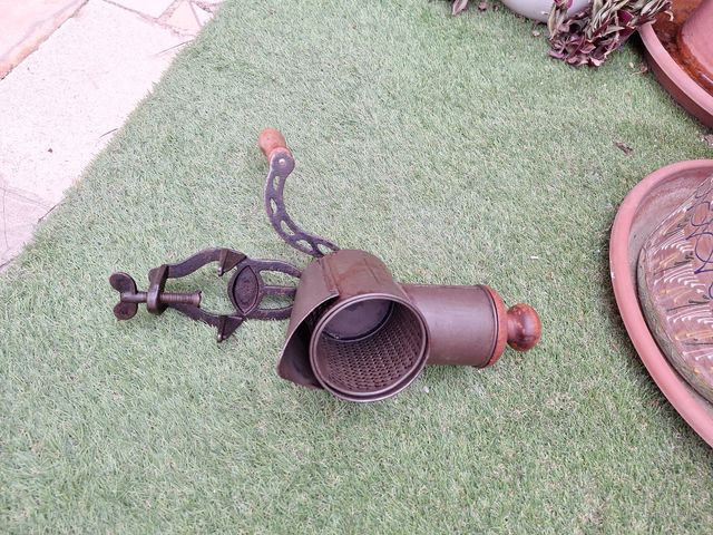 Rallador Victoria antiguo