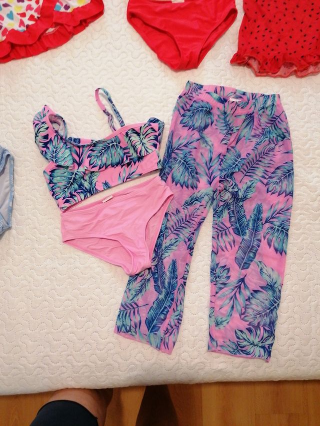 Lote 5  Bikinis niña talla 5