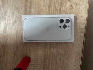 iPhone 16 Pro Max - Plata