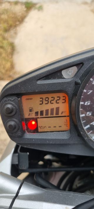 SUZUKI GSR 600 - Moto