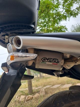 SUZUKI GSR 600 - Moto