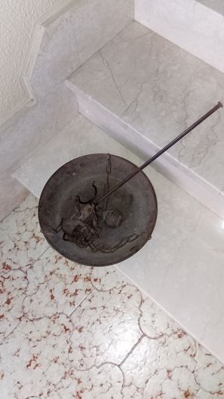 Bilancia antica a gancio