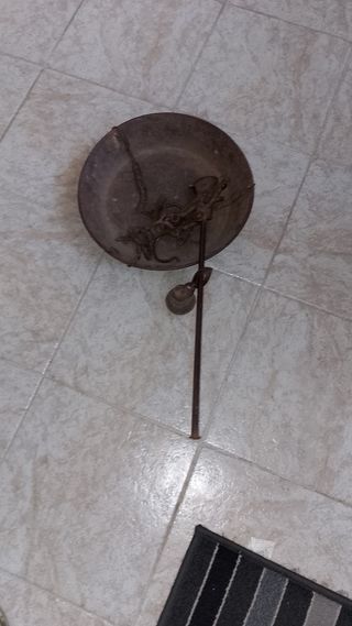 Bilancia antica a gancio