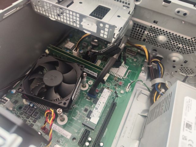 PC sobremesa - HP M01-F2025ns Mini Torre, AMD Ryze