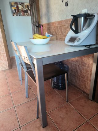 Mesa cocina cristal-metal moderna