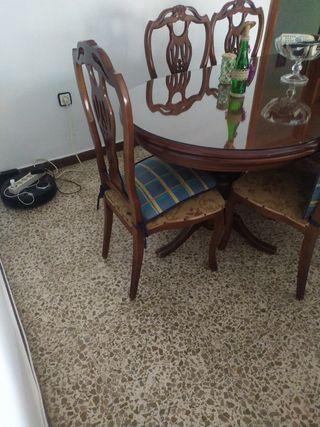 Mesa oval extensible + 6 sillas madera